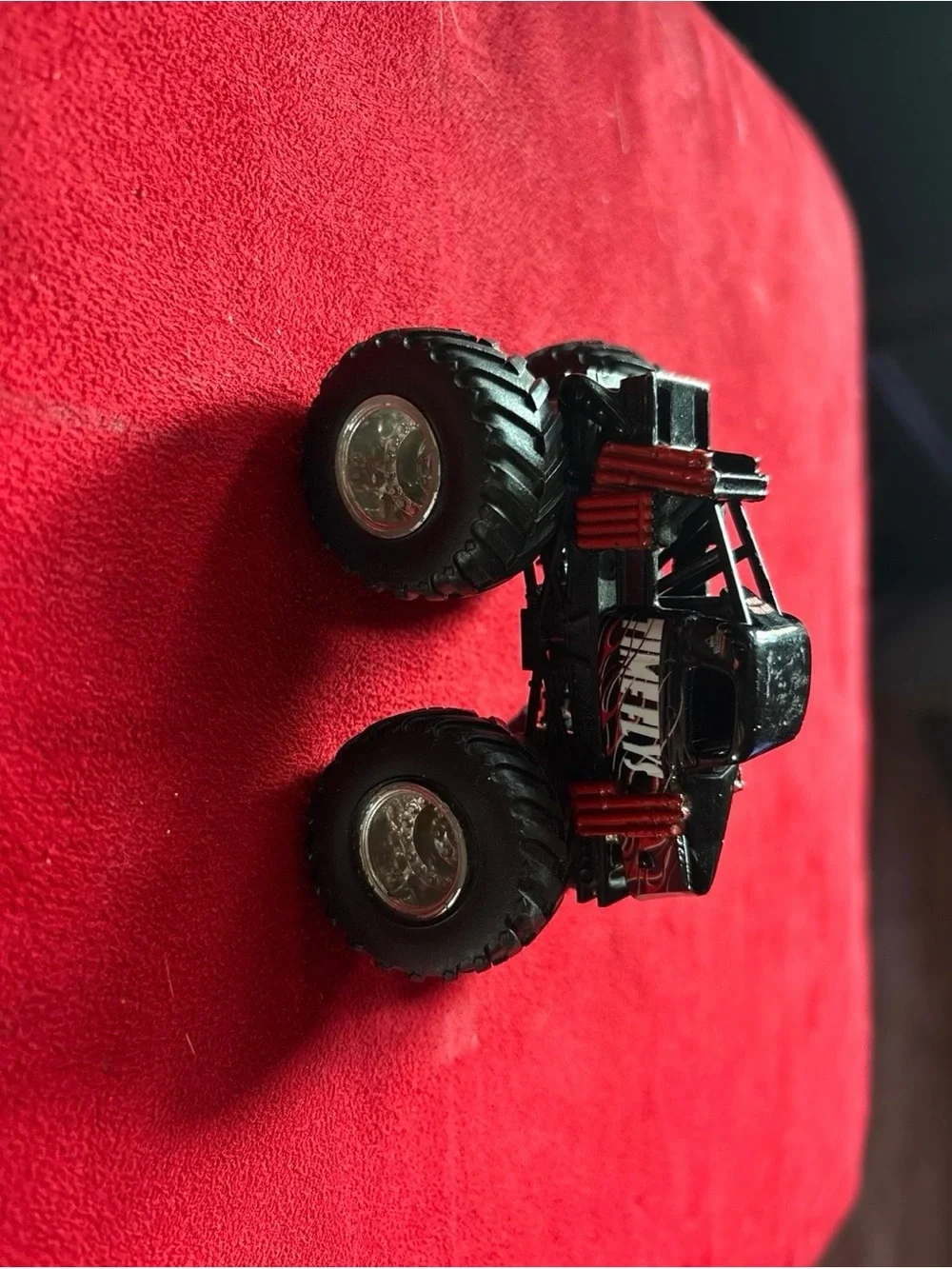 HOT Wheels Monster Jam TIME FLYS 1:64 Monster Truck